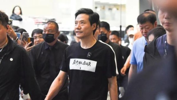 稳操胜券配资 车展想念雷军